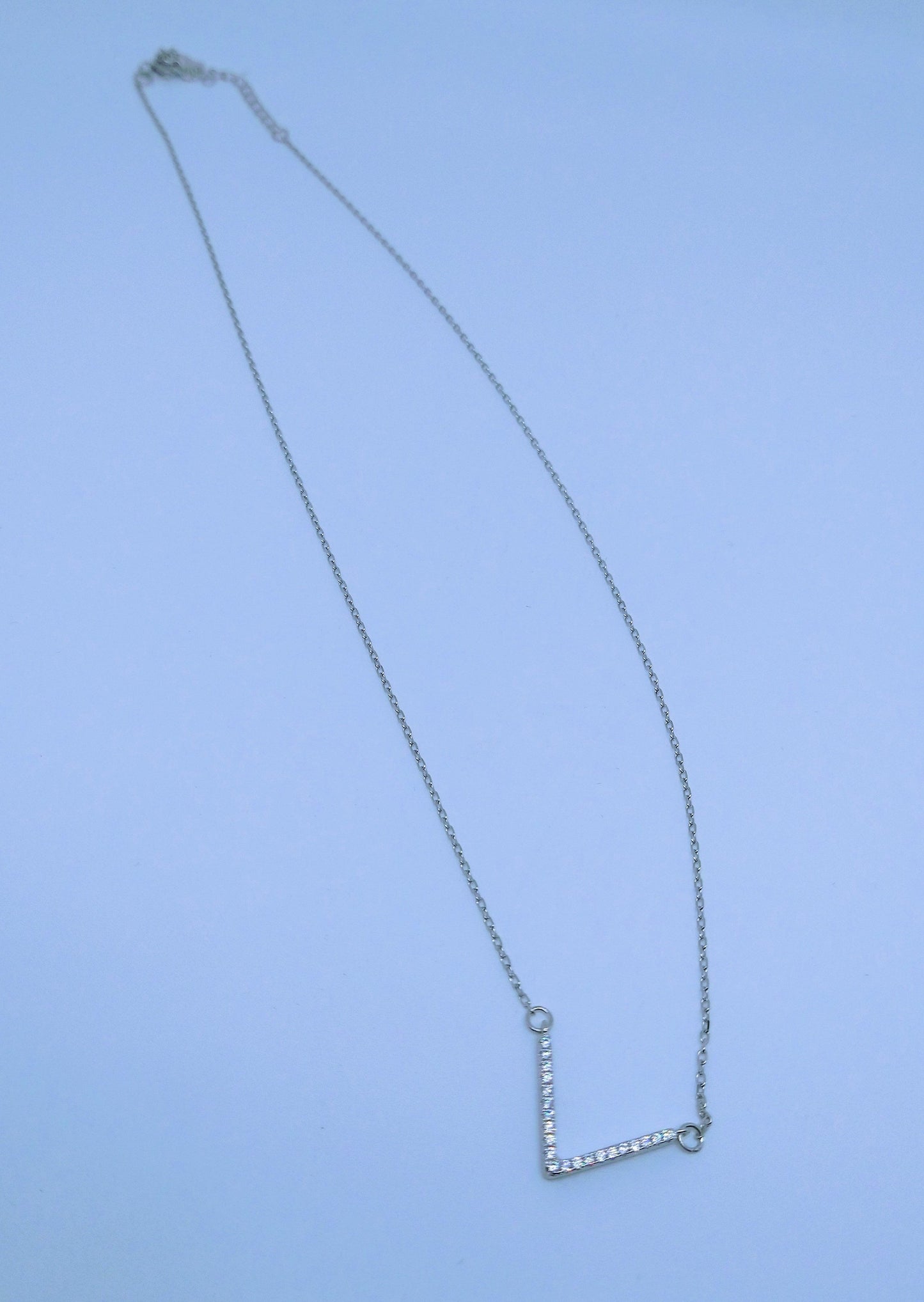 قلادة من الفضة الاسترليني