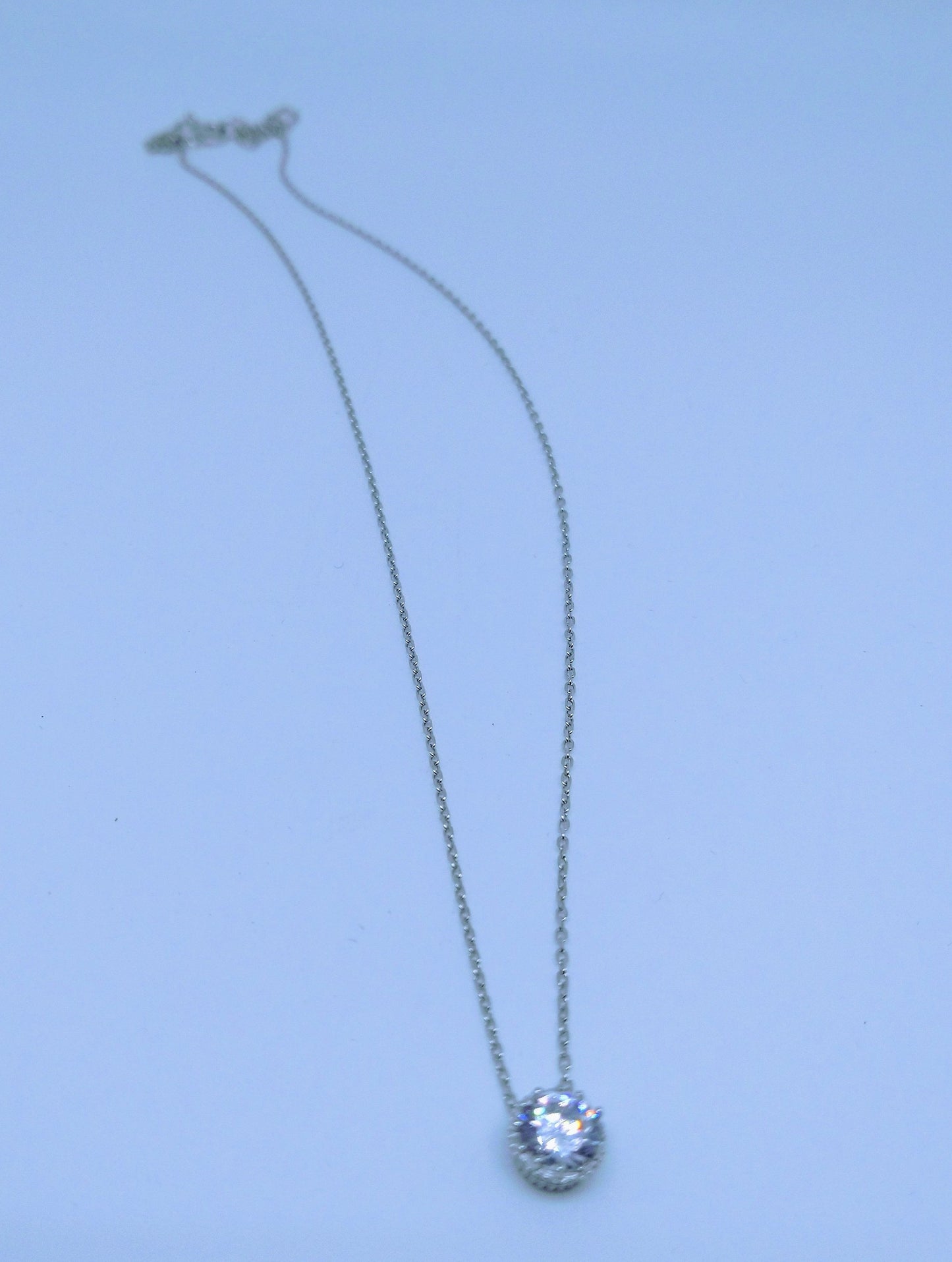 قلادة "خفيفة" من الفضة الاسترليني